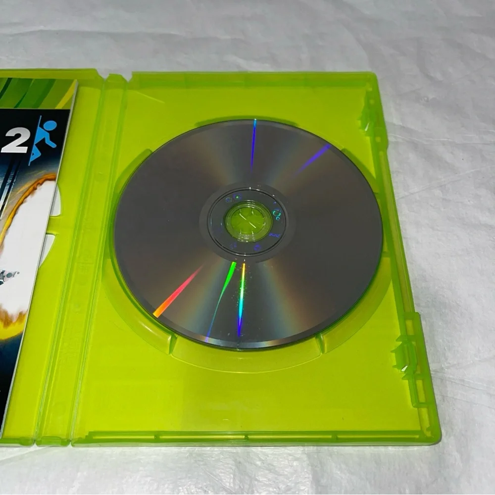Microsoft Xbox 360 Portal 2 - Green Case